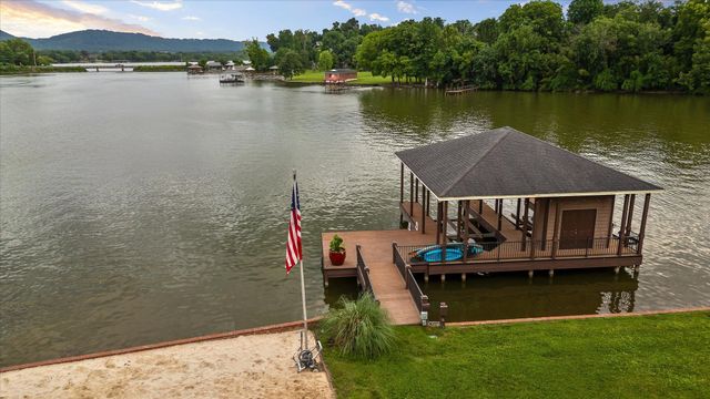 7526 Twisting Creek Lane, Ooltewah, TN 37363