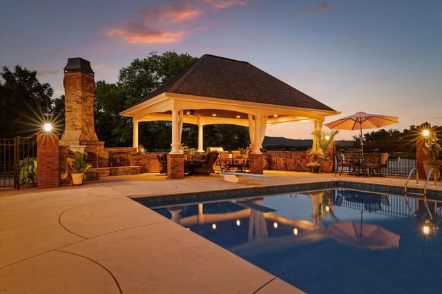 7526 Twisting Creek Lane, Ooltewah, TN 37363