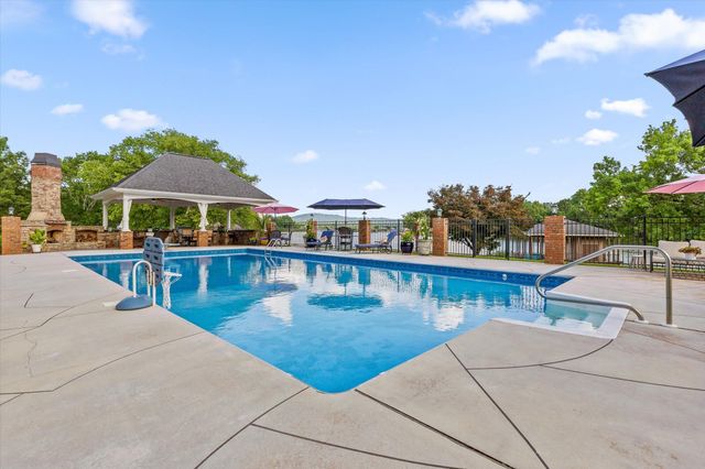 7526 Twisting Creek Lane, Ooltewah, TN 37363