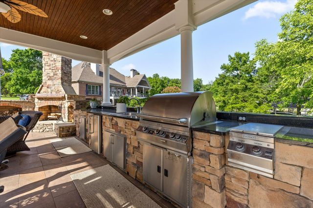 7526 Twisting Creek Lane, Ooltewah, TN 37363