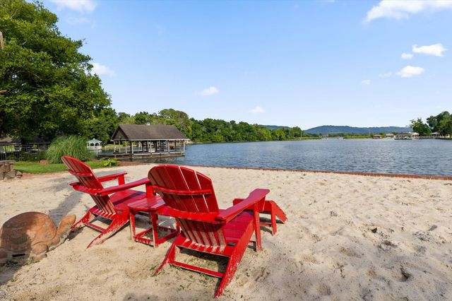 7526 Twisting Creek Lane, Ooltewah, TN 37363