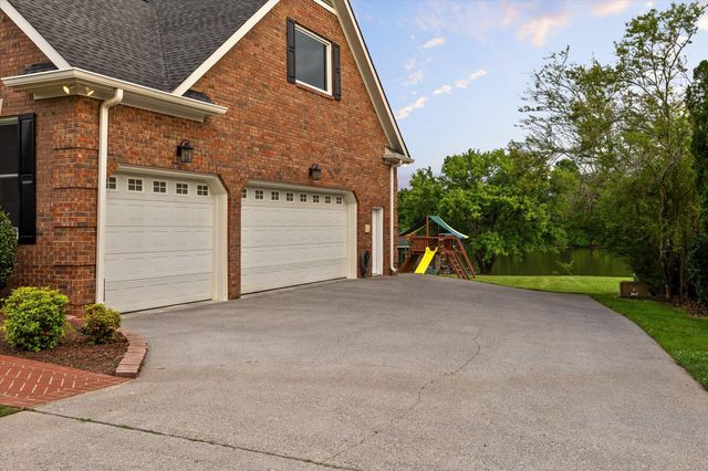 7526 Twisting Creek Lane, Ooltewah, TN 37363
