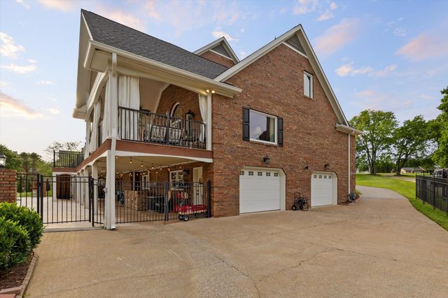 7526 Twisting Creek Lane, Ooltewah, TN 37363
