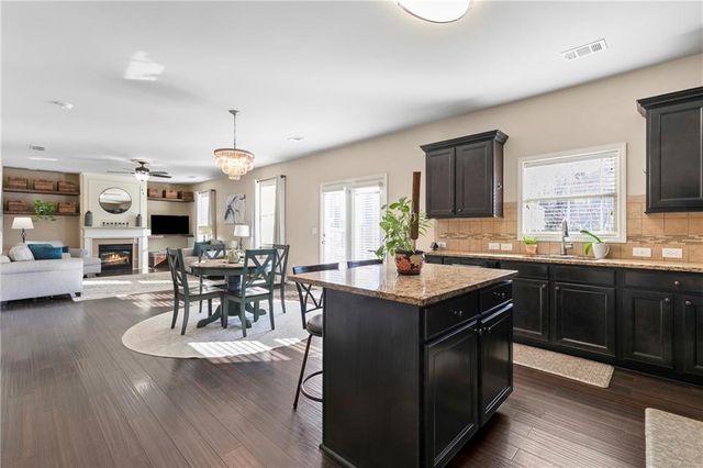 257 Collingsworth Trace, Lawrenceville, GA 30043