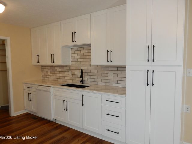 268 Spencer Ln, Mt Washington, KY 40047