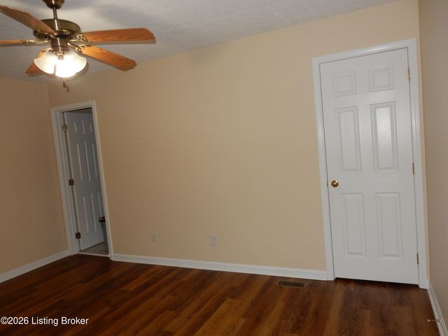 268 Spencer Ln, Mt Washington, KY 40047