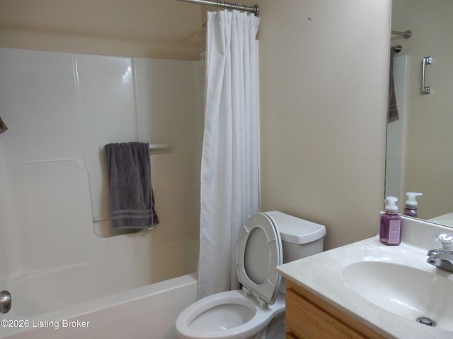 268 Spencer Ln, Mt Washington, KY 40047