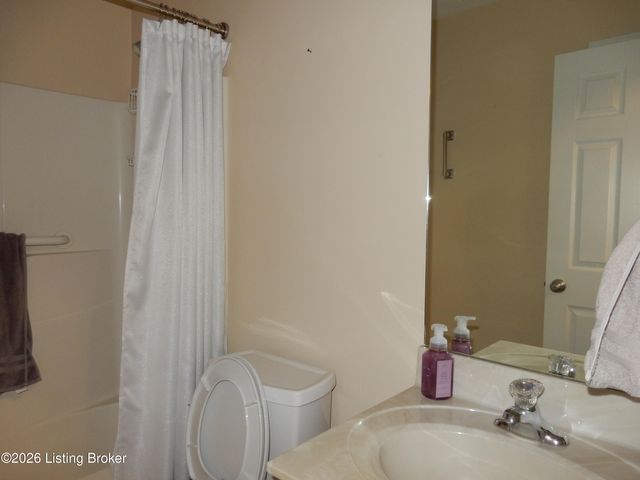 268 Spencer Ln, Mt Washington, KY 40047