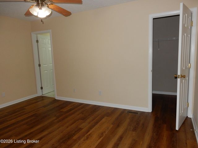 268 Spencer Ln, Mt Washington, KY 40047