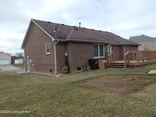 268 Spencer Ln, Mt Washington, KY 40047