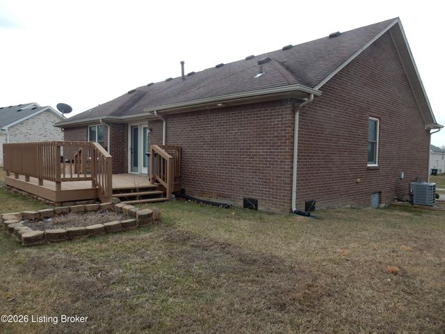 268 Spencer Ln, Mt Washington, KY 40047