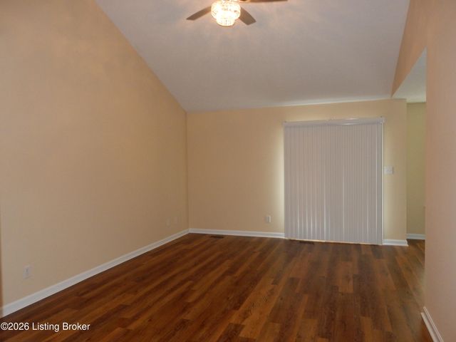 268 Spencer Ln, Mt Washington, KY 40047