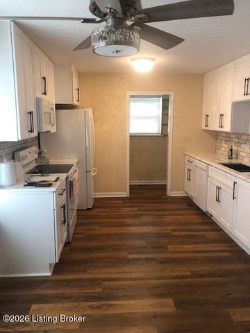 268 Spencer Ln, Mt Washington, KY 40047