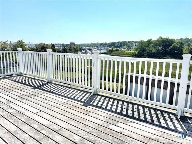 20 Jackson Avenue 3, Stonington, CT 06355