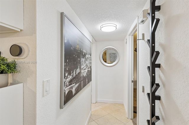 400 Commodore Drive 206, Plantation, FL 33325