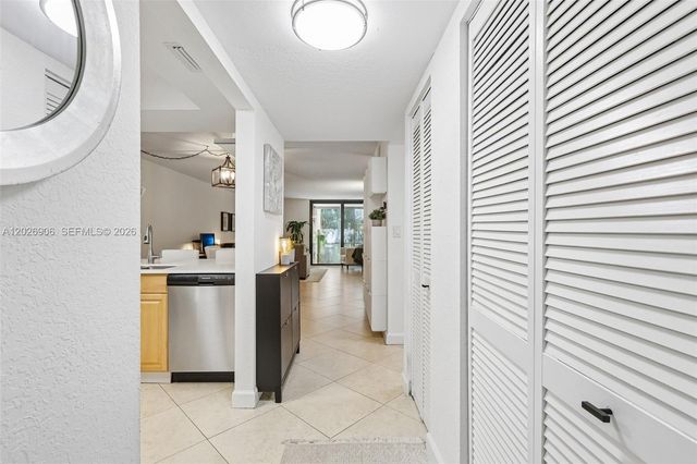 400 Commodore Drive 206, Plantation, FL 33325