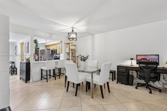 400 Commodore Drive 206, Plantation, FL 33325