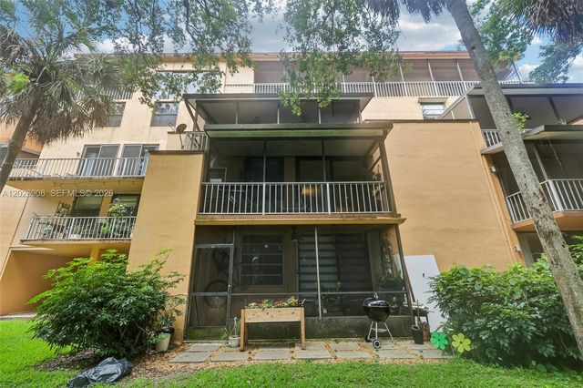 400 Commodore Drive 206, Plantation, FL 33325