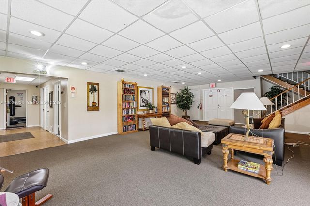 400 Commodore Drive 206, Plantation, FL 33325
