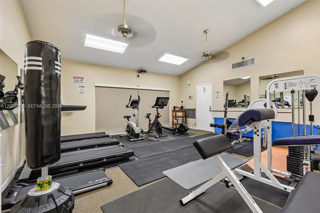 400 Commodore Drive 206, Plantation, FL 33325