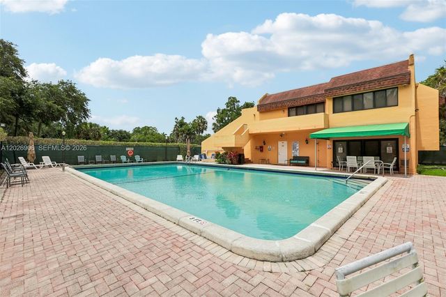 400 Commodore Drive 206, Plantation, FL 33325