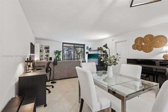 400 Commodore Drive 206, Plantation, FL 33325
