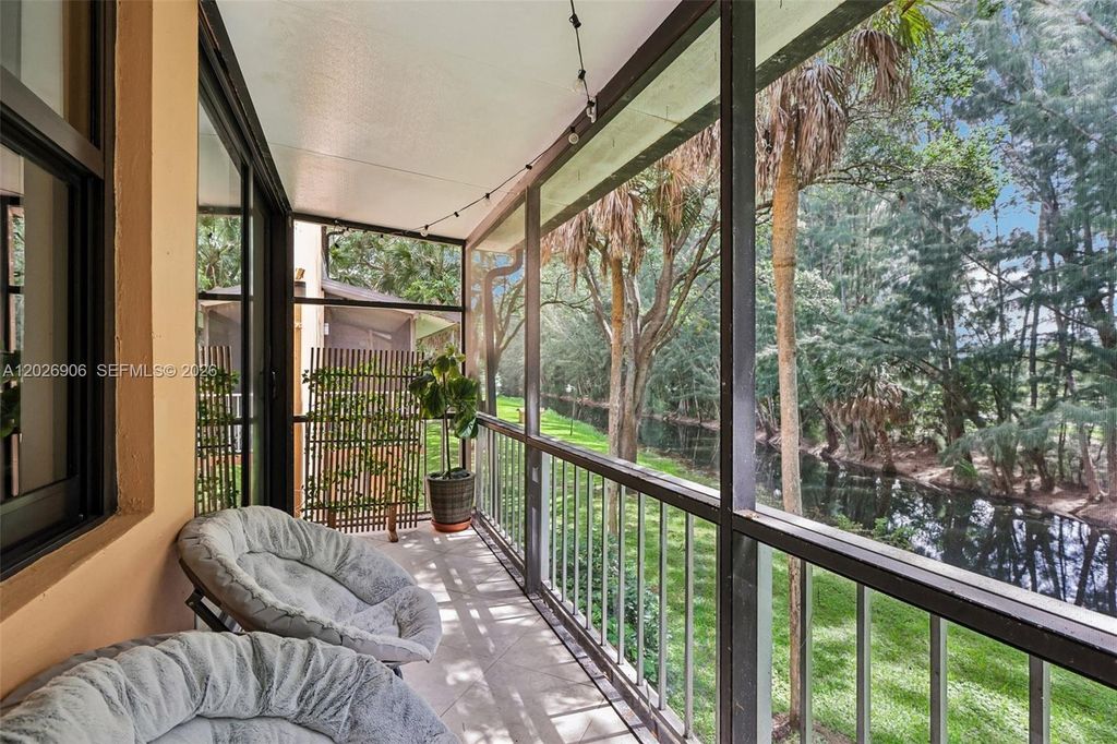 400 Commodore Drive 206, Plantation, FL 33325