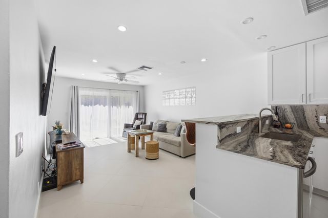 155 Deerfield Drive N, Jupiter, FL 33458