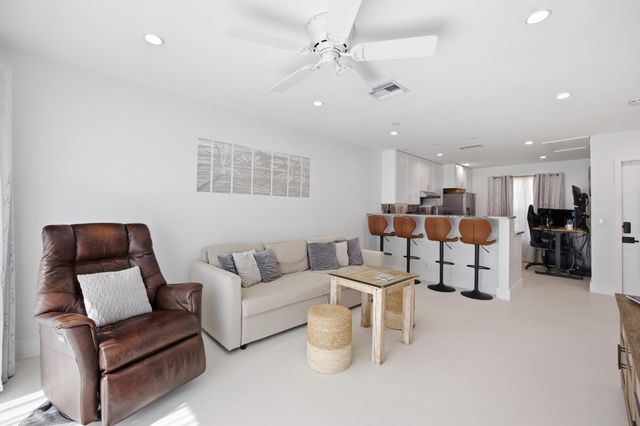 155 Deerfield Drive N, Jupiter, FL 33458