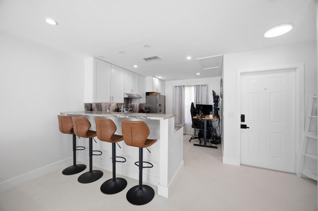 155 Deerfield Drive N, Jupiter, FL 33458