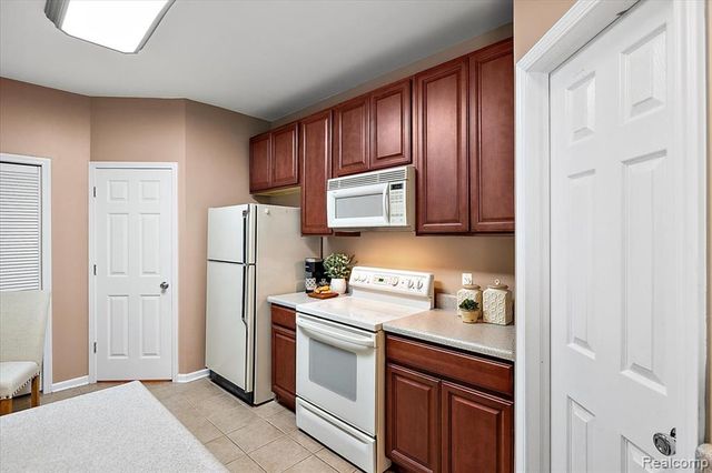 26709 Ashton Drive, Woodhaven, MI 48183