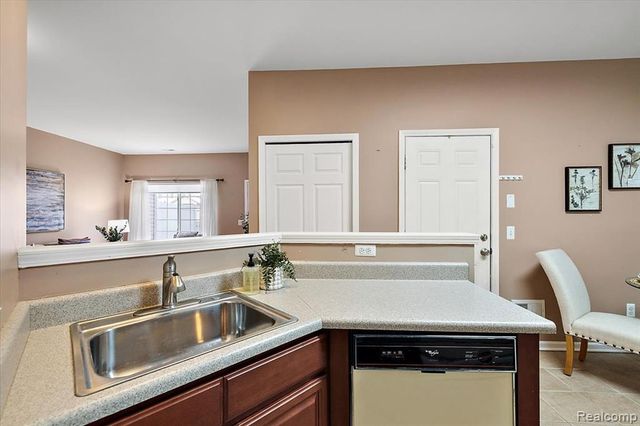 26709 Ashton Drive, Woodhaven, MI 48183