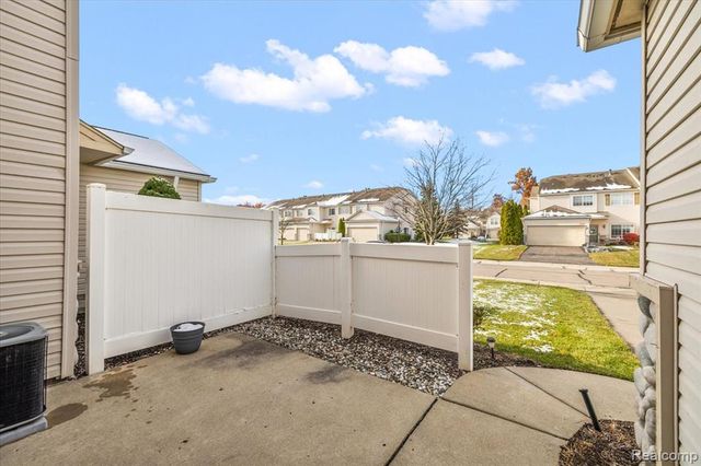 26709 Ashton Drive, Woodhaven, MI 48183