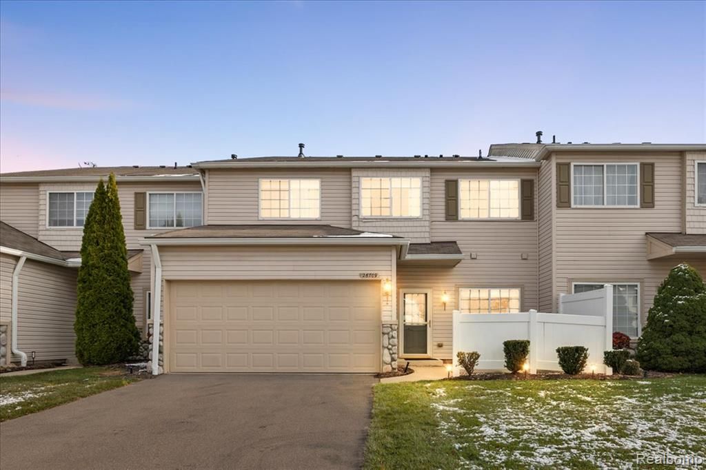 26709 Ashton Drive, Woodhaven, MI 48183