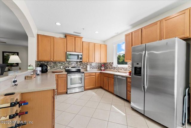 4480 DEERWOOD LAKE Parkway 131, Jacksonville, FL 32216