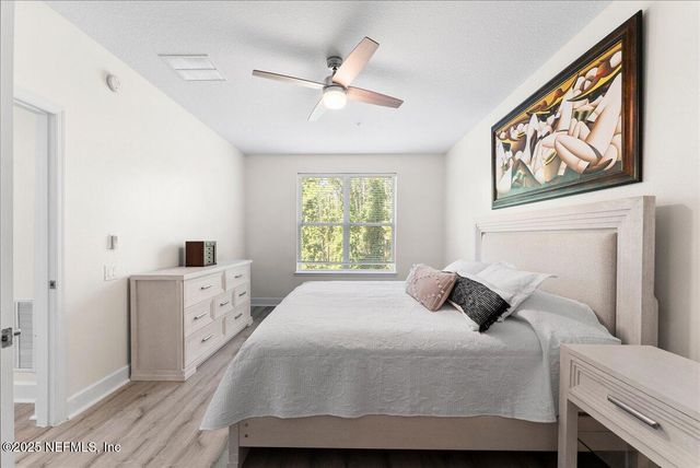 4480 DEERWOOD LAKE Parkway 131, Jacksonville, FL 32216