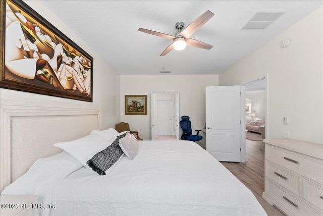 4480 DEERWOOD LAKE Parkway 131, Jacksonville, FL 32216