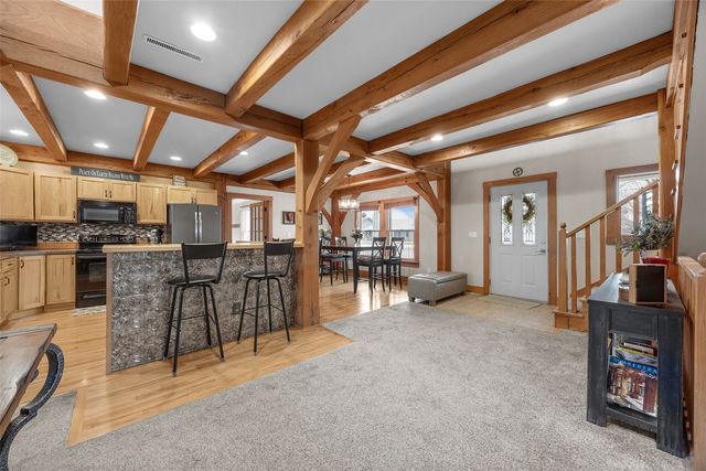 333 Hillview Drive SE, Mt Vernon, IA 52314