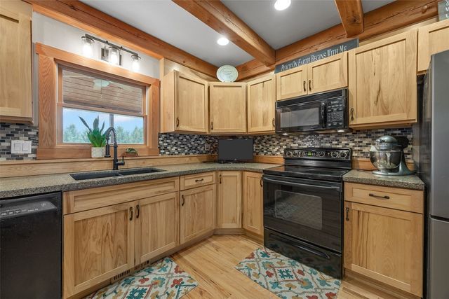 333 Hillview Drive SE, Mt Vernon, IA 52314