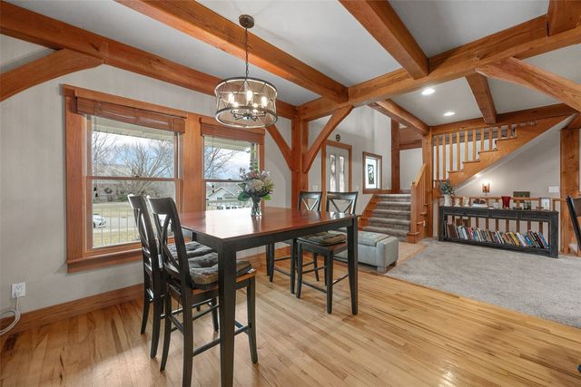 333 Hillview Drive SE, Mt Vernon, IA 52314