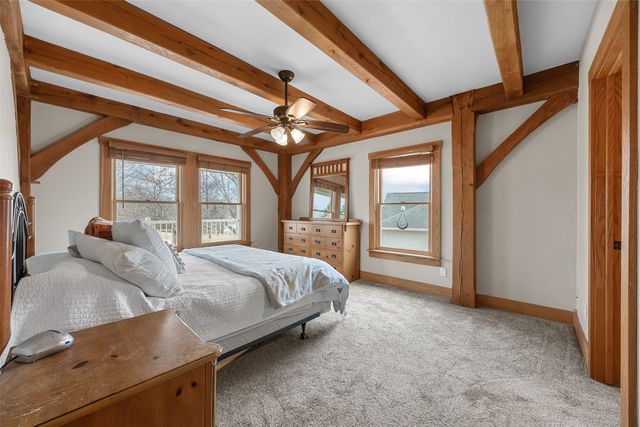 333 Hillview Drive SE, Mt Vernon, IA 52314