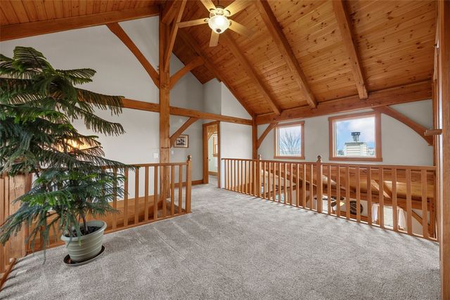 333 Hillview Drive SE, Mt Vernon, IA 52314