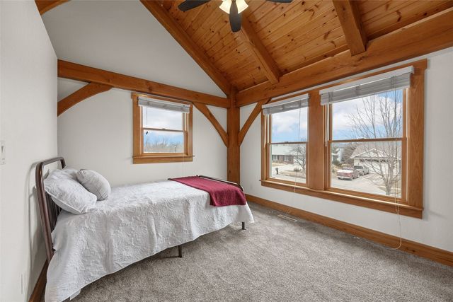 333 Hillview Drive SE, Mt Vernon, IA 52314