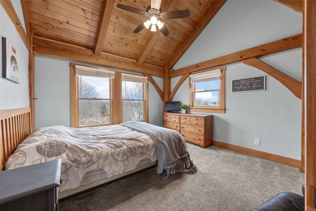 333 Hillview Drive SE, Mt Vernon, IA 52314