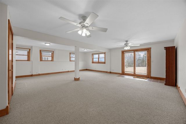 333 Hillview Drive SE, Mt Vernon, IA 52314