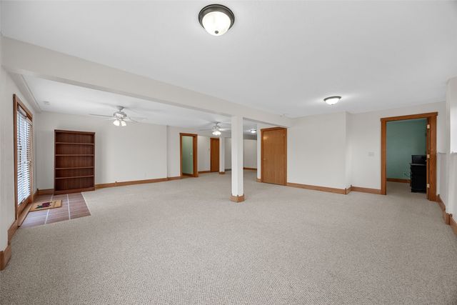 333 Hillview Drive SE, Mt Vernon, IA 52314