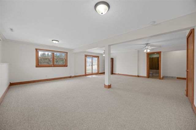 333 Hillview Drive SE, Mt Vernon, IA 52314