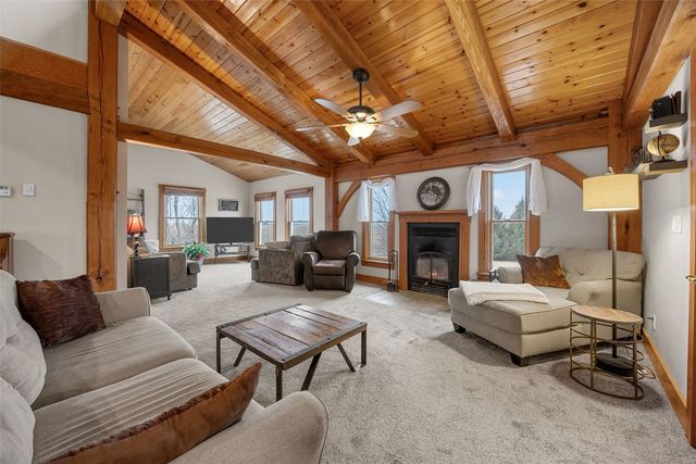 333 Hillview Drive SE, Mt Vernon, IA 52314