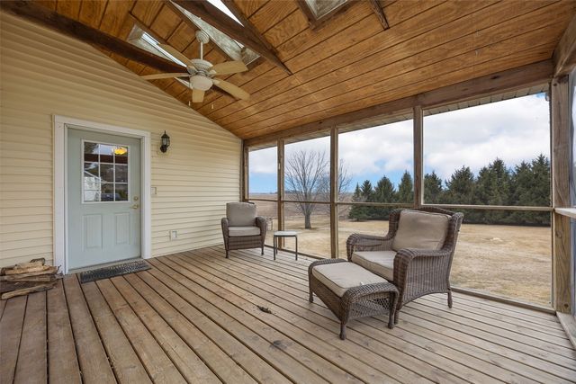 333 Hillview Drive SE, Mt Vernon, IA 52314