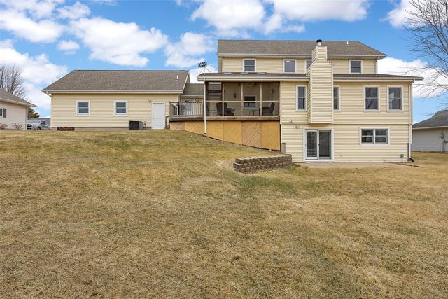 333 Hillview Drive SE, Mt Vernon, IA 52314